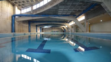 室內泳池、室外泳池