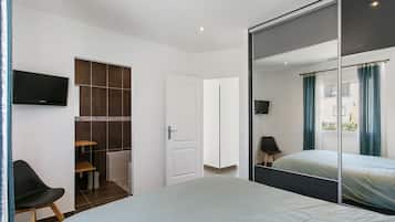 6 slaapkamers, een strijkplank/strijkijzer, gratis wifi, beddengoed