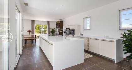 villa con piscina frente al campo de golf de Saint Thomas