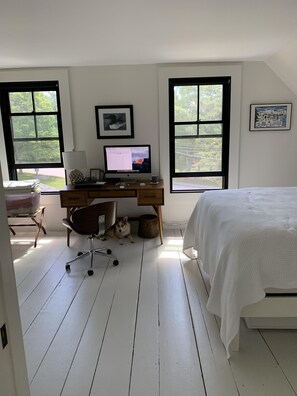 3 habitaciones, tabla de planchar con plancha, wifi y ropa de cama 