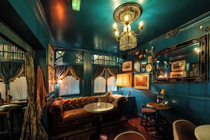 Bar (in der Unterkunft)