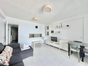 TV - SEAFRONT PONIENTE BEACH BLUELINE R048 (Benidorm)