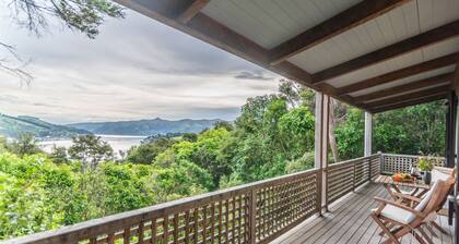 Overton Cottage - Akaroa Holiday Home