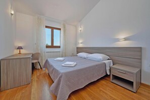 6 habitaciones, wifi y ropa de cama