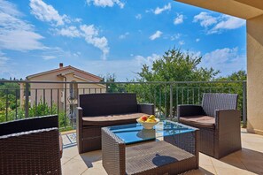 Terrace/patio - Villa Theresa in Ližnjan (Haus für 12 Personen) (Liznjan)