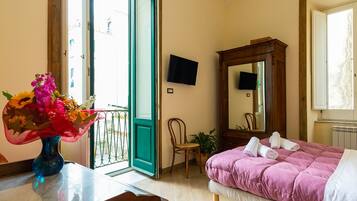 1 Schlafzimmer, Zimmersafe, Schreibtisch, Bügeleisen/Bügelbrett