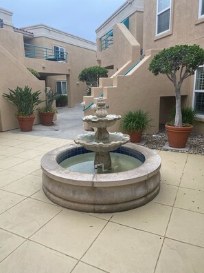 Outdoor spa tub - Beachfront 2-bedroom condo steps to Oceanside Pier (Oceanside)