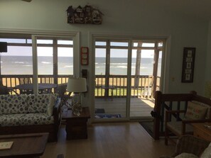 Living area - Beach/Waterfront Chesapeake Bay Northern Neck Home (Heathsville)
