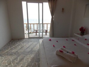 Standard Room, Multiple Beds, Balcony | 1 bedroom, in-room safe, blackout drapes, free WiFi - Hotel Casa Sattva (San Onofre)