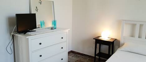 3 bedrooms, WiFi, bed sheets