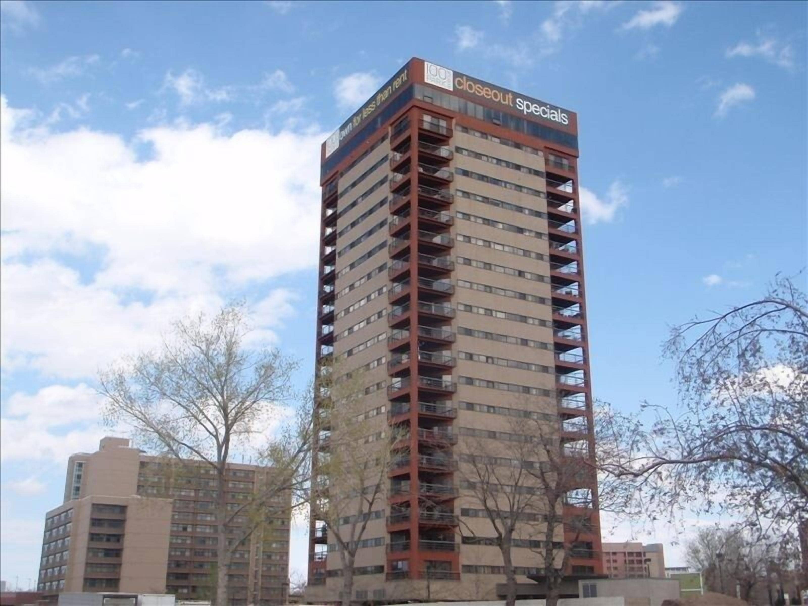 20th Floor, Near Downtown Denver, 2 Bedroom Condo, 1 bath