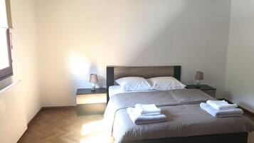 4 chambres, bureau, fer et planche à repasser, Wi-Fi