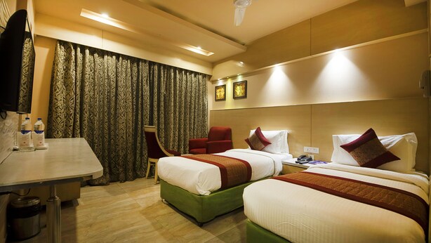 Standard Double or Twin Room, 1 Large Single Bed | Free WiFi - Hotel Aura IGI (New Delhi)