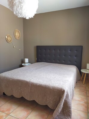 2 soverom, strykejern/-brett, wi-fi (inkludert) og sengetøy