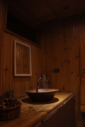 舒适客房, 1 张双人床, 花园景观 | 浴室 | 淋浴设施、免费洗浴用品、吹风机、毛巾