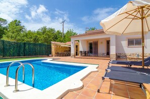 Pool - Club Villamar - Nice house, complete and very sunny, located in a quiet urbanization,with a  priv... (Vidreres)