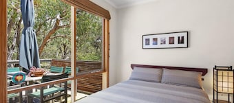 Tajm - Bush Views and a Flat Walk to the Beach