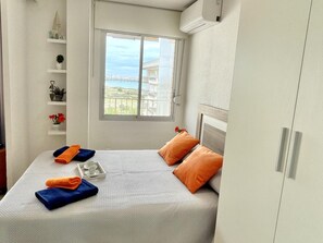 2 bedrooms, iron/ironing board, Internet, bed sheets - APARTBEACH ADRIATICO RELAX BEACHFRONT WITH SWIMMING POOL AND PARKING (La Pineda)