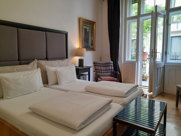 3 habitaciones, tabla de planchar con plancha y wifi gratis 