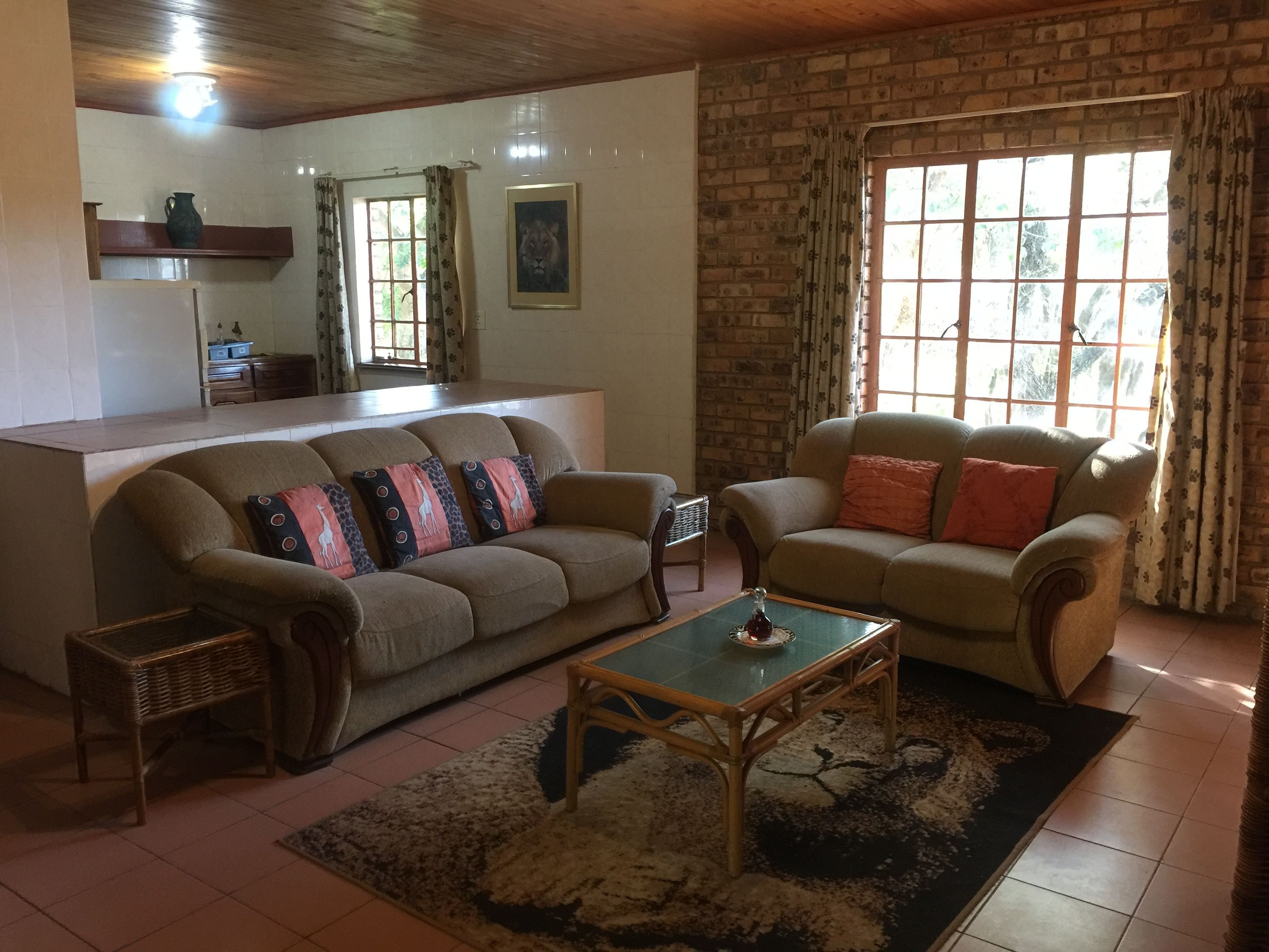 Familienchalet | Wohnbereich | 32-Zoll-Flachbildfernseher mit Satellitenempfang, Fernseher