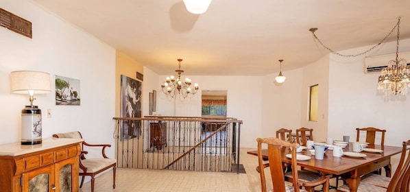 Dining - Casa Habana: Spacious 6-bedroom. Perfect for large groups. (San Felípe)