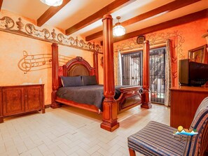 6 bedrooms, internet, bed sheets