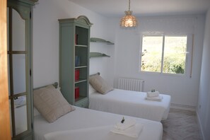 3 bedrooms, free WiFi, bed sheets