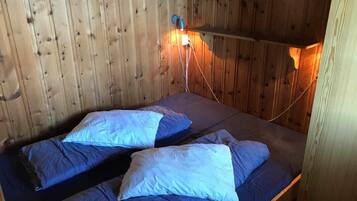 Rollaway beds, free WiFi
