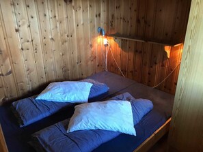 Rollaway beds, free WiFi - O'Lin Lake Resort (Hole)