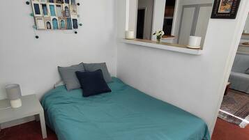 2 bedrooms, iron/ironing board, WiFi (free), bed sheets