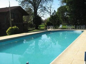 Outdoor pool - Hotel Cabanas del Parque (Obera)
