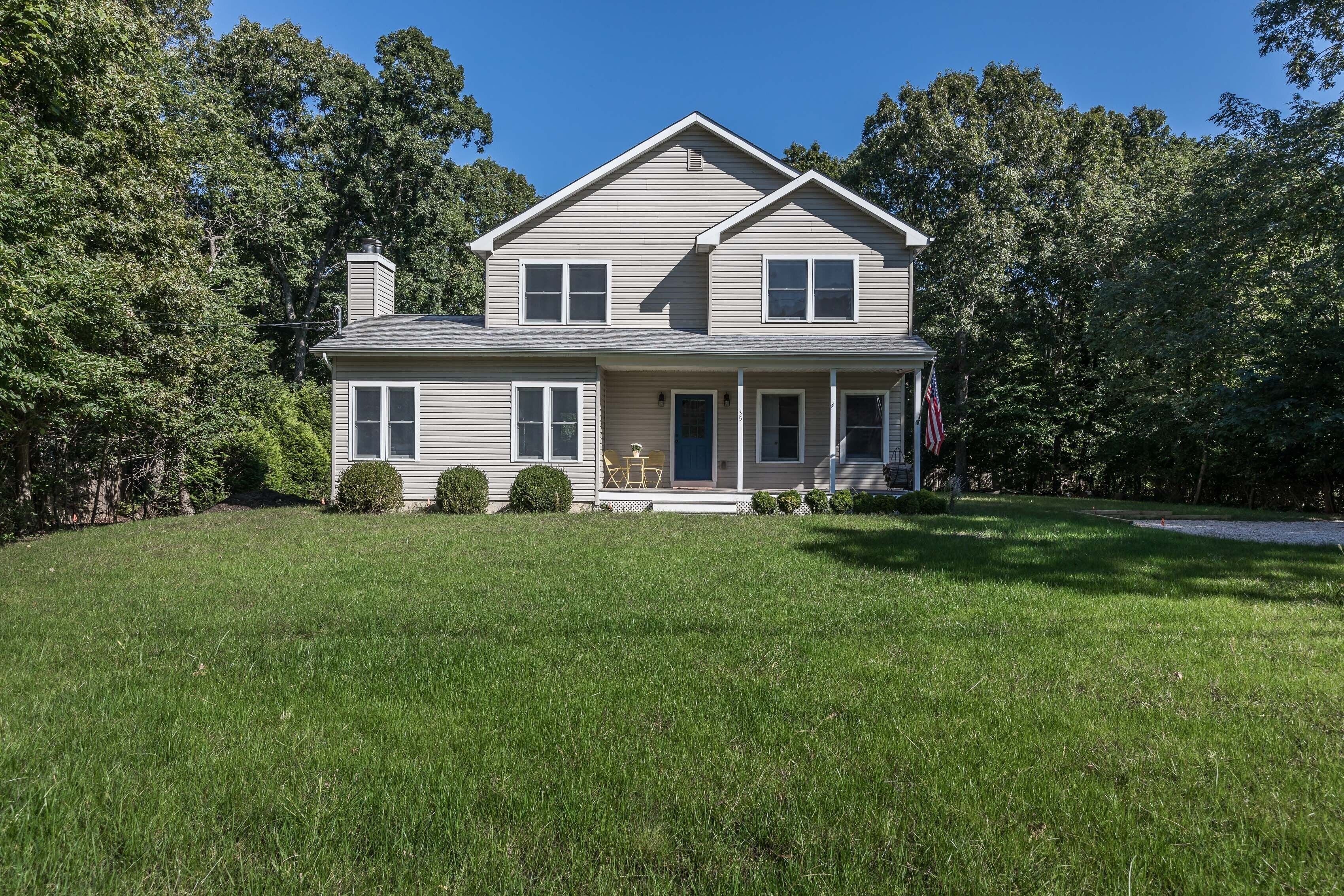 Spacious and cozy home in heart of Springs, EH