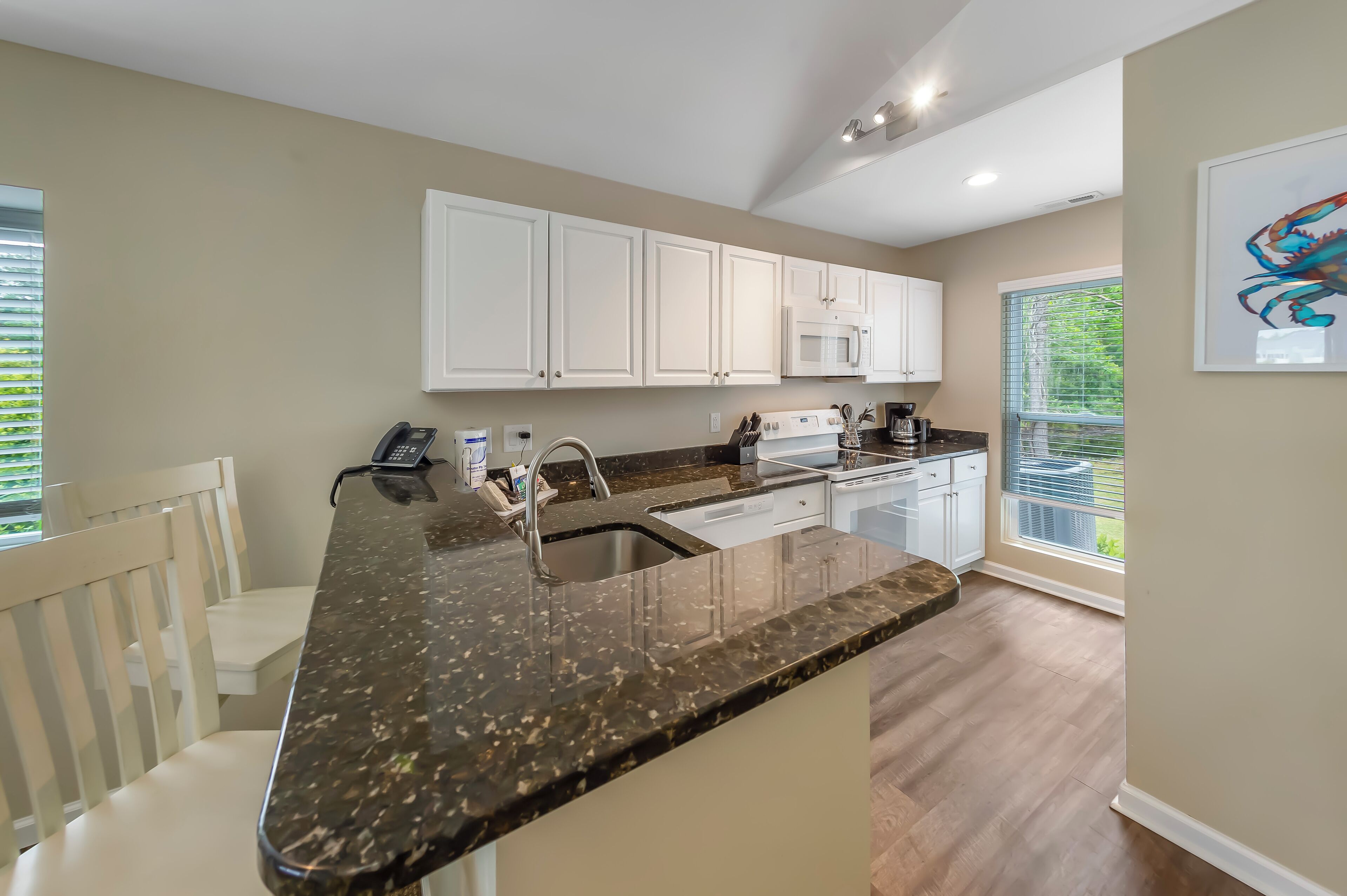 冰箱、微波炉、烤箱、炉灶