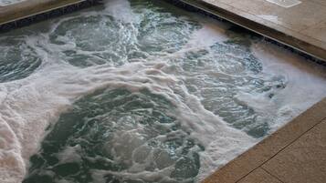 Indoor spa tub