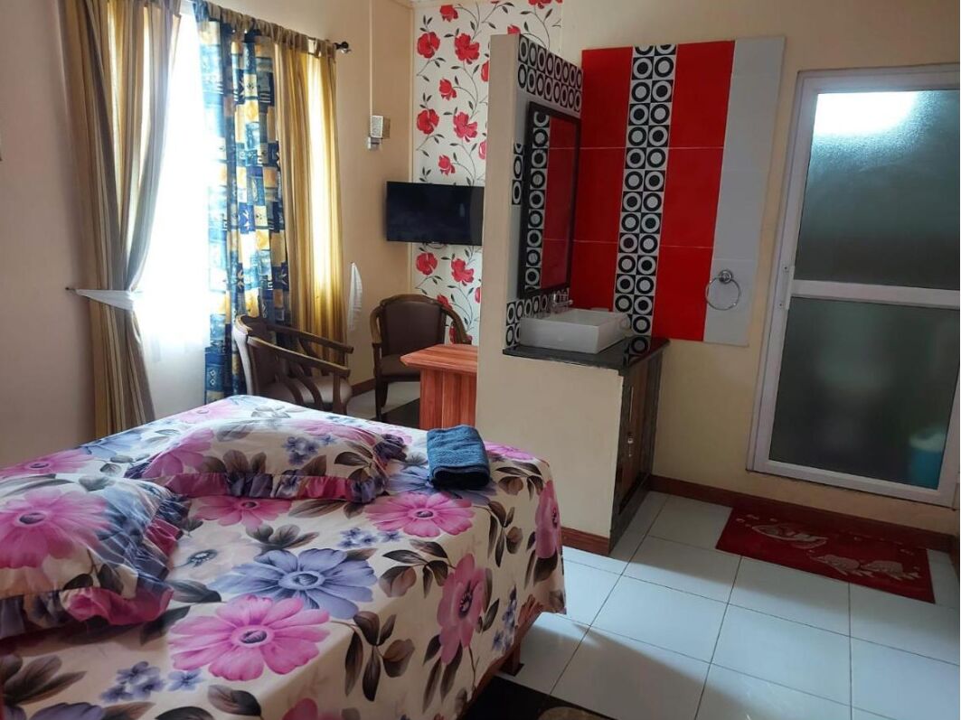 Peralatan tempat tidur premium, peti besi dalam bilik 