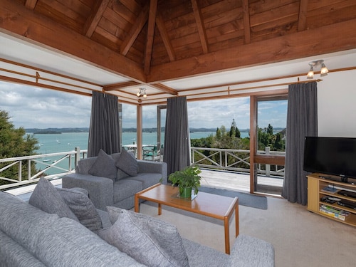Te Maiki Escape - Russell Holiday Home