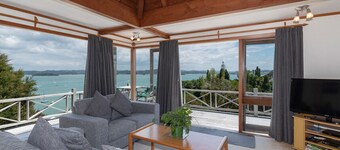 Te Maiki Escape - Russell Holiday Home