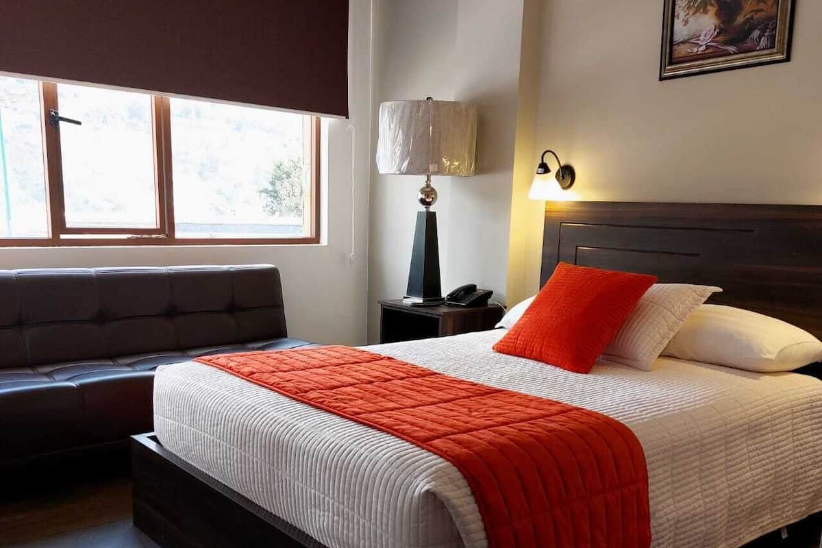 Romantic Room | 1 bedroom, individually decorated, individually furnished