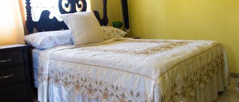 1 bedroom, iron/ironing board, bed sheets