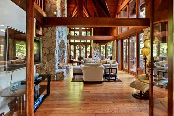 Cabin, 1 King Bed | Living area | Flat-screen TV, fireplace - Yosemite Scenic Wonders - Fish Camp Area (Fish Camp)