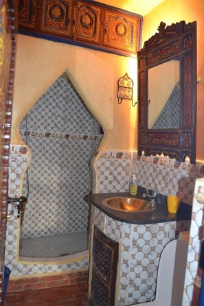 Suite | Bathroom