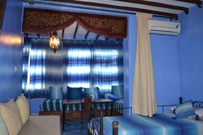 Suite | Living area