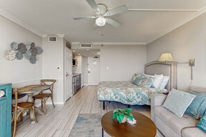 Iron/ironing board, free internet, bed sheets - San Luis Resort studio with Gulf view, pool, hot tub, fitness room & firepit (Galveston)