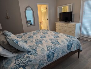 5 bedrooms, desk, iron/ironing board, free WiFi