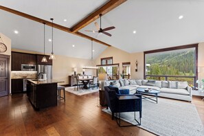 Flat-screen TV, fireplace