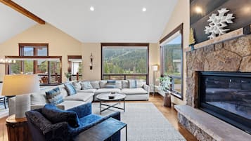 Televisión de pantalla plana, chimenea