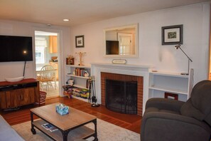 Flat-screen TV - Charming West Dennis Getaway – Close to Beaches! (West Dennis)