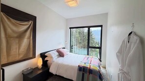 9 bedrooms, in-room safe, iron/ironing board, travel cot