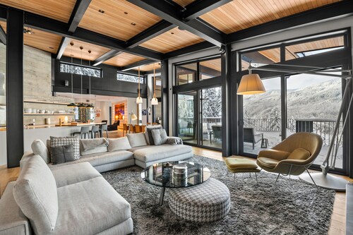 Chalet La Forja - Luxe Ski in Ski out in Kadenwood. Private Butler Included
