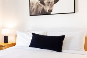 2 habitaciones, tabla de planchar con plancha, wifi y ropa de cama 